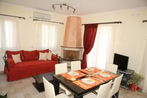 Χώρος καθιστικού στο Villa Stamata 2