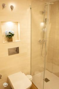 A bathroom at AiA LOFT BIBRAMBLA