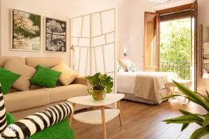 A seating area at AiA LOFT BIBRAMBLA