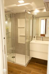 A bathroom at AiA LOFT BIBRAMBLA