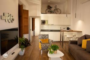 A seating area at AiA LOFT BIBRAMBLA