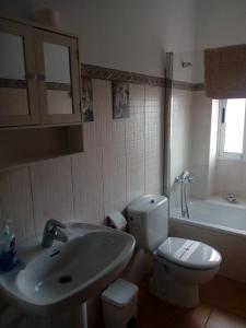 Bilik mandi di Casa Rural San Francisco I +39 gambar
