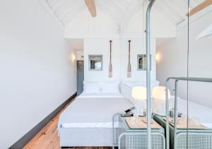 Gallery image of Oporto Street Fonte Taurina - Riverfront Suites in Porto