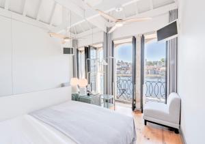 Gallery image of Oporto Street Fonte Taurina - Riverfront Suites in Porto +35 photos