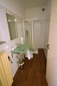 Ένα μπάνιο στο Apartment La Casa Nel Bosco +14 φωτογραφίες