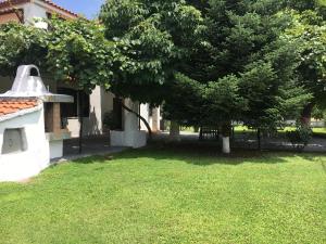 A garden outside Sarakinas Farm House