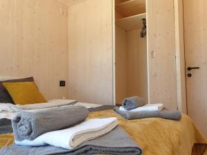 Posteľ alebo postele v izbe v ubytovaní Eco Resort Buqez villa 34