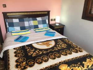Uma cama ou camas num quarto em TanjaLucia Hostel