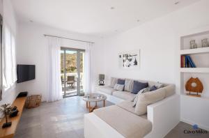 A television and/or entertainment centre at Cavo Milos