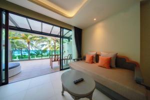 Posezení v ubytování Maikhao Palm Beach Resort - SHA Plus