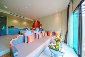 Posezení v ubytování Maikhao Palm Beach Resort - SHA Plus