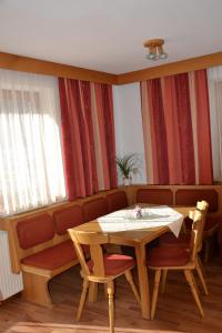Fotografia z galérie ubytovania Ferienhaus am Eggli v destinácii Sankt Anton am Arlberg