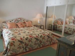 Postel nebo postele na pokoji v ubytování 1. Meeresline Villa mit privat Pool + 37 fotografií
