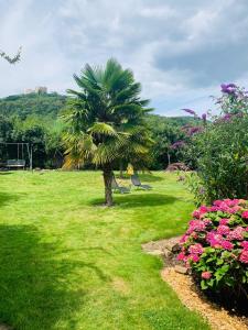 Ein Garten an der Unterkunft Gästehaus Helbighof