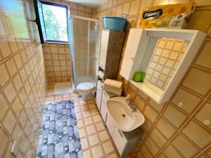 Bilik mandi di Apartment Ivan +21 gambar