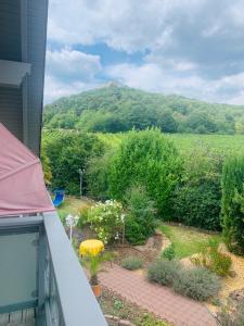 Ein allgemeiner Bergblick oder ein Berglick von der Pension aus