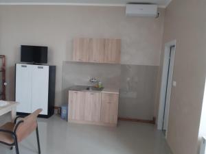 Kuhinja oz. manjša kuhinja v nastanitvi apartman