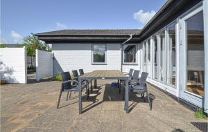 Το κτήριο όπου στεγάζεται  η παραθεριστική κατοικία