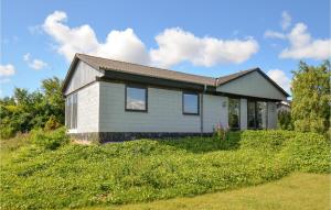 Το κτήριο όπου στεγάζεται  η παραθεριστική κατοικία