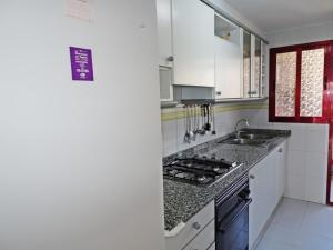 Kuchnia lub aneks kuchenny w obiekcie SALINAS CENTRO - PLAYA DE GANDIA