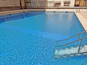 Basen w obiekcie SALINAS CENTRO - PLAYA DE GANDIA lub w pobliżu