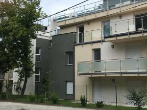 Budova, kde se aparthotel nachází