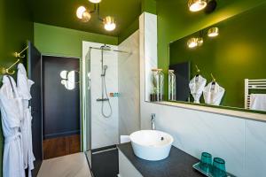 Gallery image of H&ocirc;tel - Restaurant Le Globe in Meursault