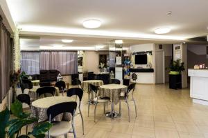 TV a/nebo společenská místnost v ubytování My Hotel Cesenatico