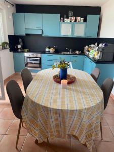 Кухня или мини-кухня в Casa Fumica Apartment
