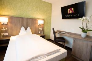 Μια τηλεόραση ή/και κέντρο ψυχαγωγίας στο Hotel Amaris