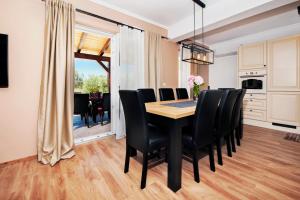 Kuchyň nebo kuchyňský kout v ubytování Apartment Miral