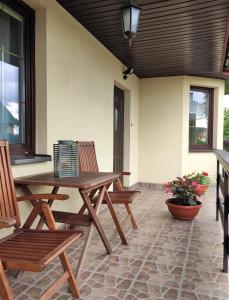 Patio alebo iná vonkajšia časť ubytovania Panorama Strzyżów
