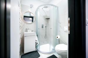 Koupelna v ubytování Apartment Miral + 33 fotografií