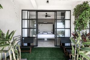 Postel nebo postele na pokoji v ubytování OCEANNA - Uluwatu, Bali