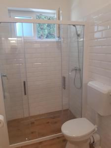 Koupelna v ubytování Schieszl Apartments Zamárdi 3
