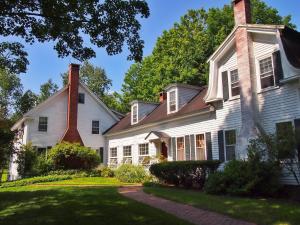 Gallery image of Admiral Peary Inn Bed & Breakfast in Fryeburg