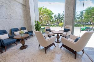 Et sittehjørne på Canvas Danang Beach Hotel
