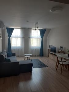 Afbeelding uit fotogalerij van Mandarin Premium Apartments in Târgu-Mureş