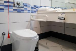 Um banheiro em TIME Express Hotel Al Khan