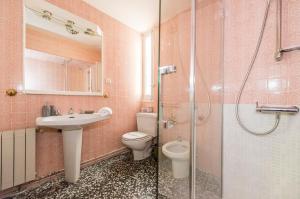 A bathroom at La Casa de Lope de Rueda Még 17 kép