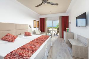 Postel nebo postele na pokoji v ubytování Hotel Riu Cabo Verde - Adults Only - All Inclusive