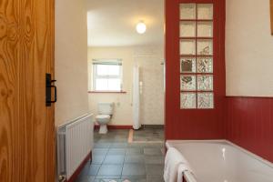 Bagno di Kilmore Cottages Self - Catering