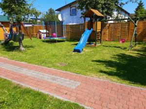 Detský kútik v ubytovaní Domki nad morzem w Sianożętach