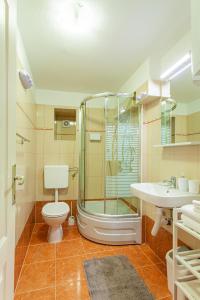 Koupelna v ubytování Room M