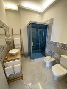 Salle de bains dans l'établissement Villa Leucatia