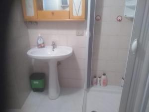 Phòng tắm tại Case Vacanze Tra Mare e Monti "Da Zio Antonio"