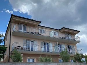 Budova, kde se apartmán nachází