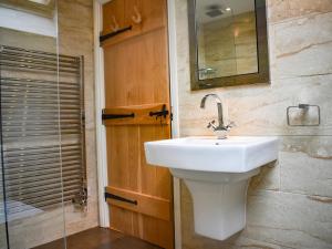 Vannituba majutusasutuses Yew Tree +25 fotot