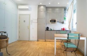 Zdjęcie z galerii obiektu Apartamentos Moratín Las Letras w Madrycie