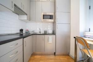 Zdjęcie z galerii obiektu Apartamentos Moratín Las Letras w Madrycie